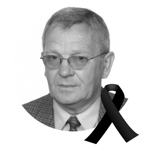 CZrnobiałe zdjęcie przedstawiające Henryka Kordę.