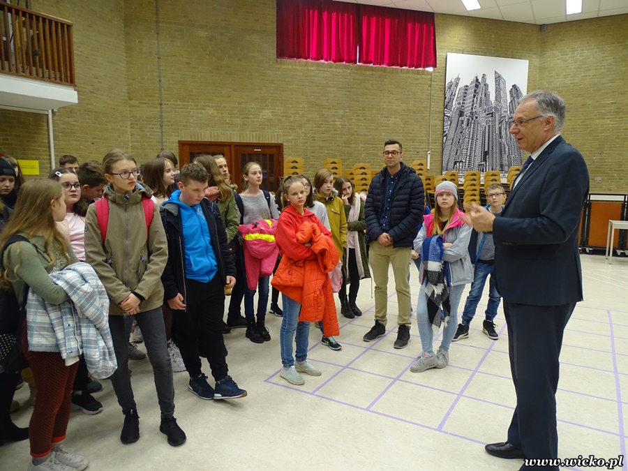 Grafika: Wyjazd edukacyjny dzieci z Gminy Wicko do Holandii.