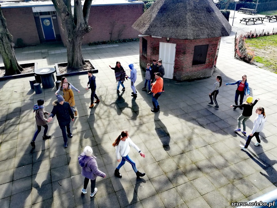 Grafika: Wyjazd edukacyjny dzieci z Gminy Wicko do Holandii.