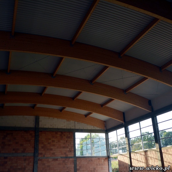 Grafika: Rozbudowa Szkoły Podstawowej w Szczenurzy – prace trwają!