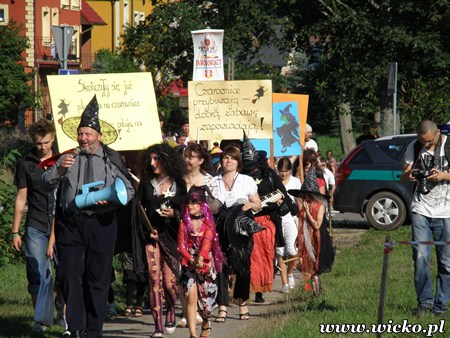 Zdjęcie z przedstawienia Braciszek i siostrzyczka