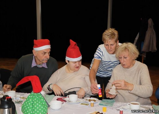 Grafika #2: Spotkanie osób niepełnosprawnych