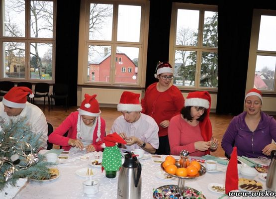 Grafika #7: Spotkanie osób niepełnosprawnych