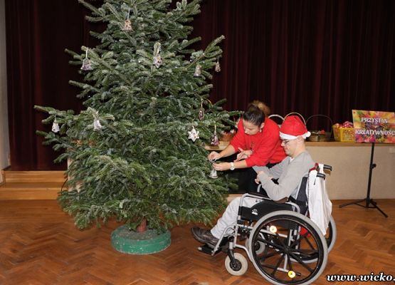 Grafika #3: Spotkanie osób niepełnosprawnych