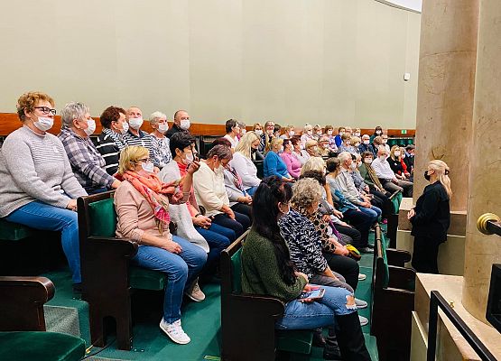 Grafika 3: Wyjazd edukacyjny do Warszawy dla seniorów