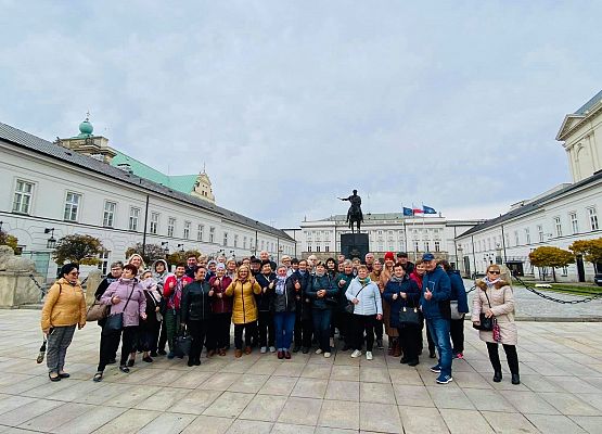 Grafika 8: Wyjazd edukacyjny do Warszawy dla seniorów