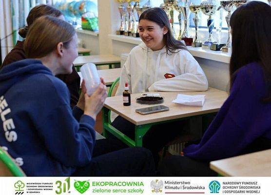 Grafika 1: Utworzenie ekoPracowni w Szkole Podstawowej w Szczenurzy ze środków WFOŚiGW w Gdańsku