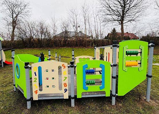 Grafika 5: Rozbudowa placu zabaw w Gminnym Żłobku w Charbrowie