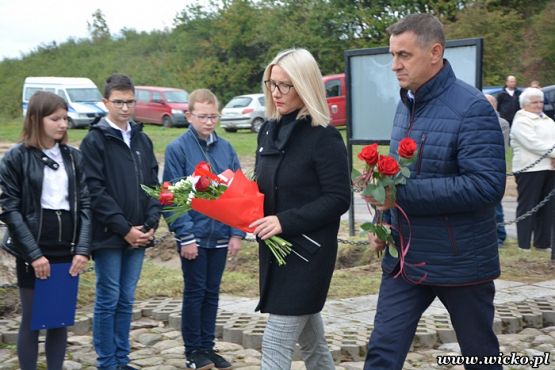 Grafika #5: Uroczystości ku czci ofiar Marszu Śmierci w Gęsi