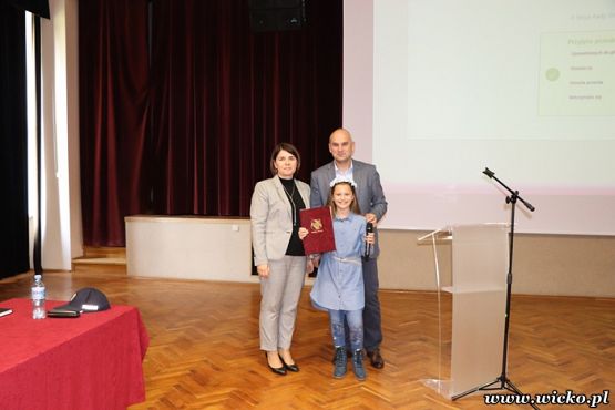 Grafika #0: Zuzanna Pobudkiewicz laureatką nagrody za osiągnięcia w dziedzinie twórczości artystycznej.