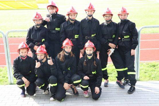 Grafika #0: Dziewczęta z OSP Wicko na Wojewódzkich Zawodach Sportowo - Pożarniczych