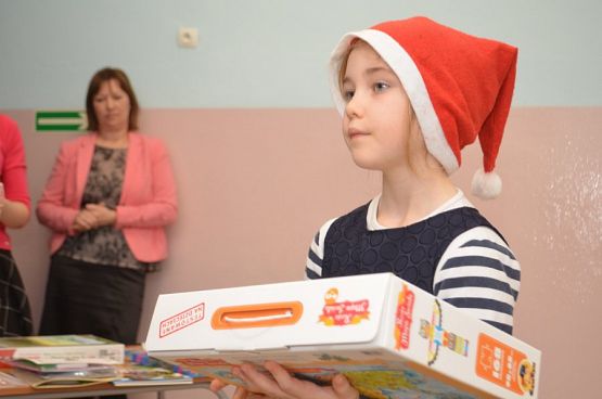 Grafika #3: Dzieci zostały nagrodzone za starania włożone w przygotowanie prac w Gminnym Konkursie Ekologicznym.