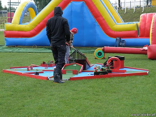 Grafika #19: Gorące serca i rytmy, czyli IX Miniolimpiada Osób Niepełnosprawnych w Charbrowie.