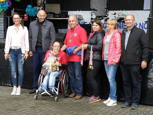 Grafika #38: Gorące serca i rytmy, czyli IX Miniolimpiada Osób Niepełnosprawnych w Charbrowie.