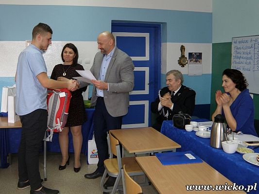 Grafika #9: W Szkole Podstawowej w Szczenurzy odbyły się eliminacje szczebla gminnego XL Ogólnopolskiego Turnieju Wiedzy Pożarniczej.