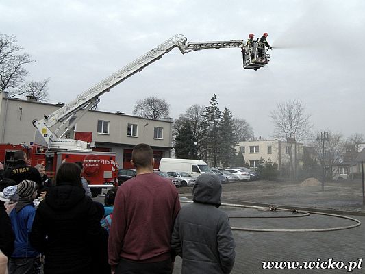 Grafika #8: Wizyta młodzieży z placówek oświatowych Gminy Wicko w Komendzie Powiatowej Państwowej Straży Pożarnej w Lęborku.