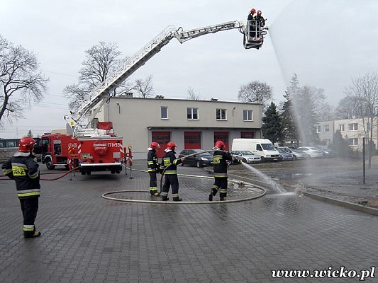 Grafika #9: Wizyta młodzieży z placówek oświatowych Gminy Wicko w Komendzie Powiatowej Państwowej Straży Pożarnej w Lęborku.