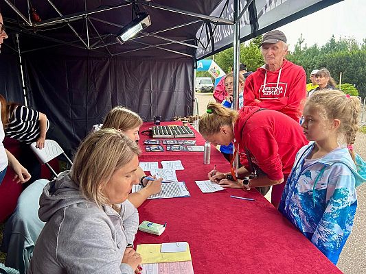 Grafika 11: IX Magiczny Bieg Przy Pochodniach